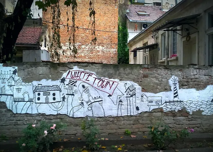 Hostel White Town