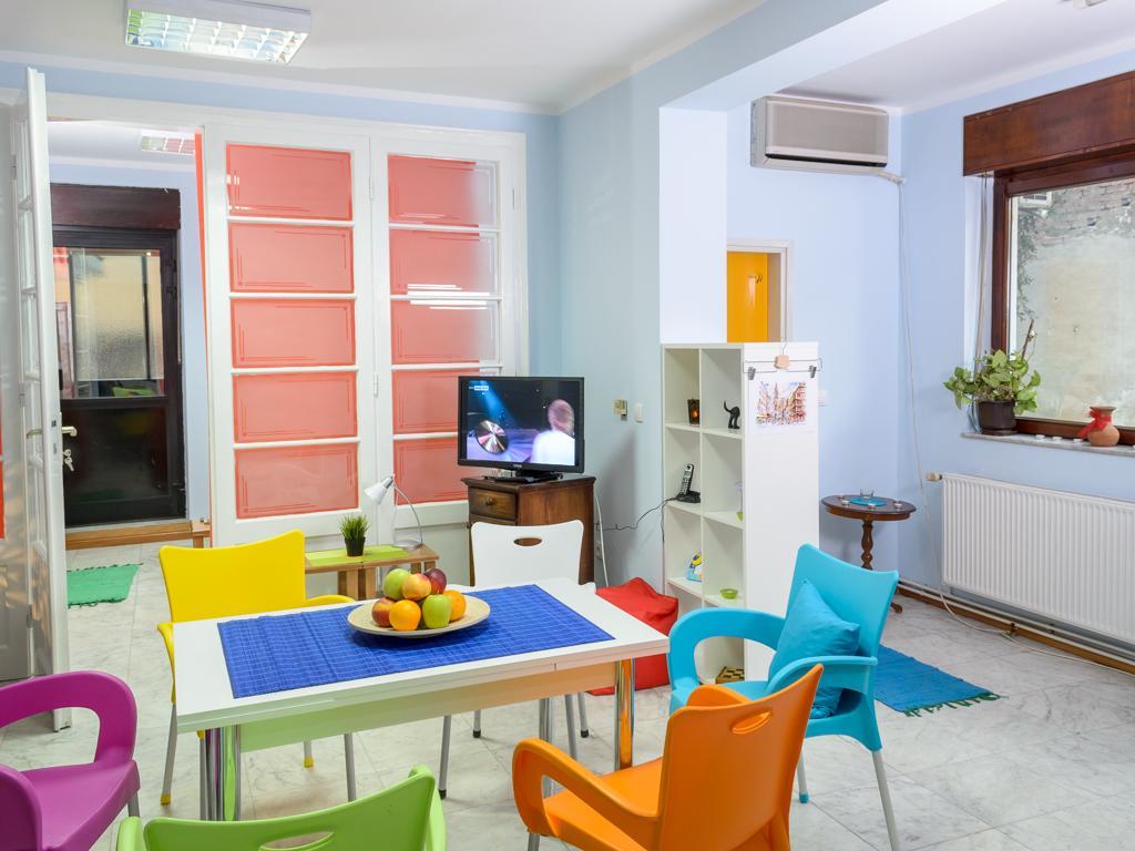 White Town Hostel *