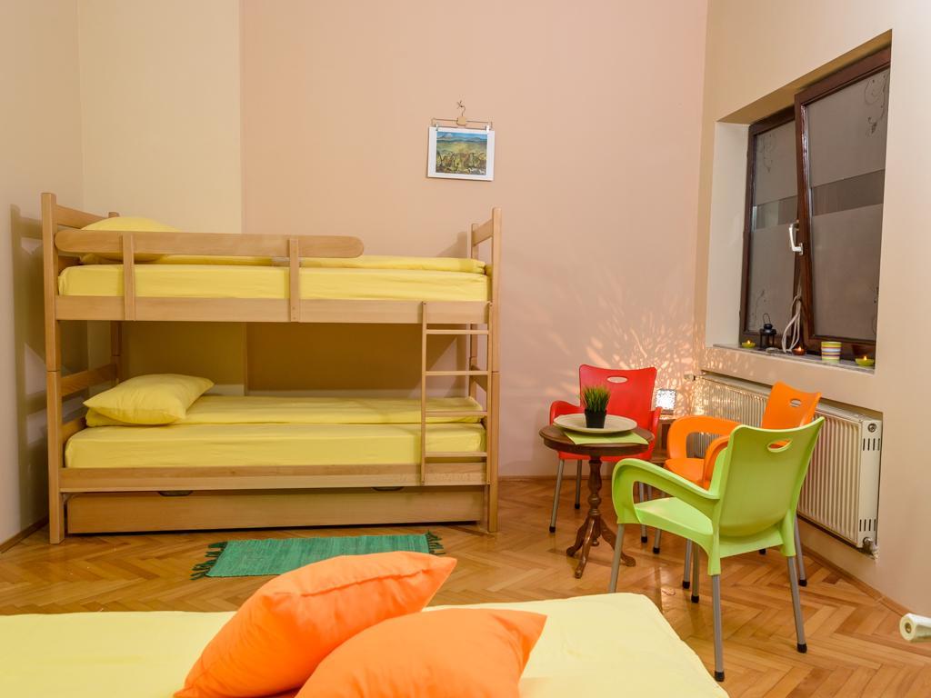 Hostel White Town *